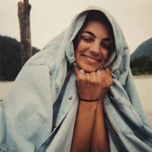 Meet your Posher, Eva